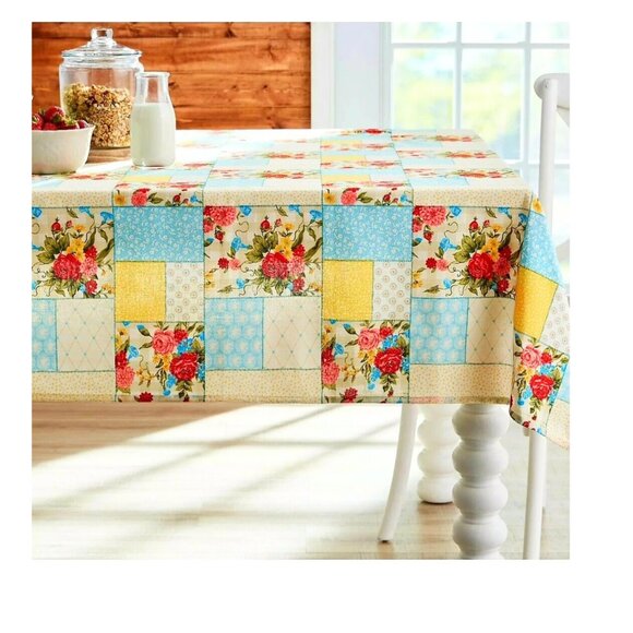 New The Pioneer Woman Sweet Rose Patchwork Tablecloth Vintage Look 60" X 80"